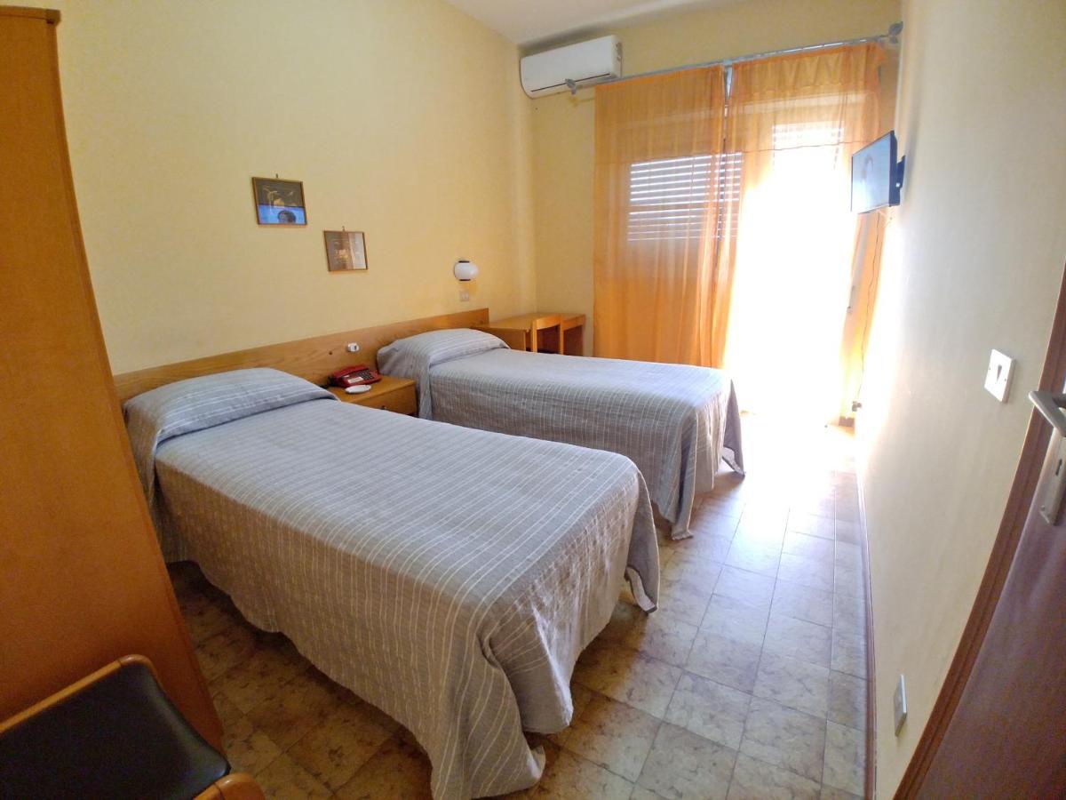 Hotel Il Dollaro Villa San Giovanni Ngoại thất bức ảnh